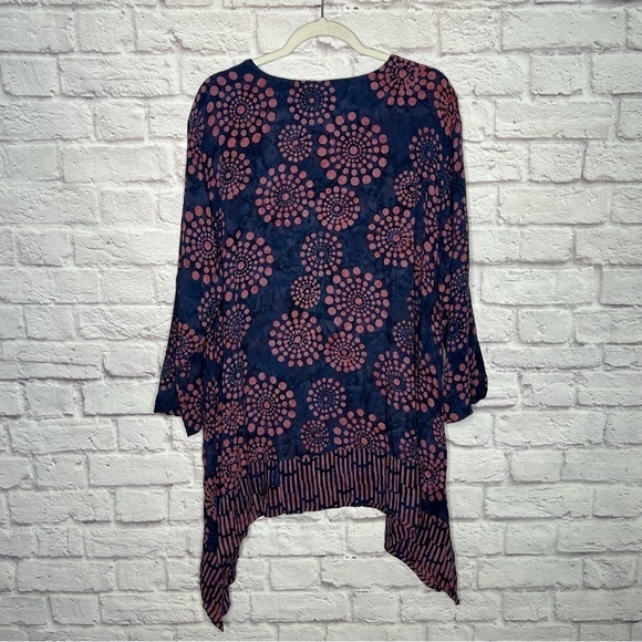 Soft Surroundings Printed V-Neck Asymmetric Tunic - Picture 7 of 13